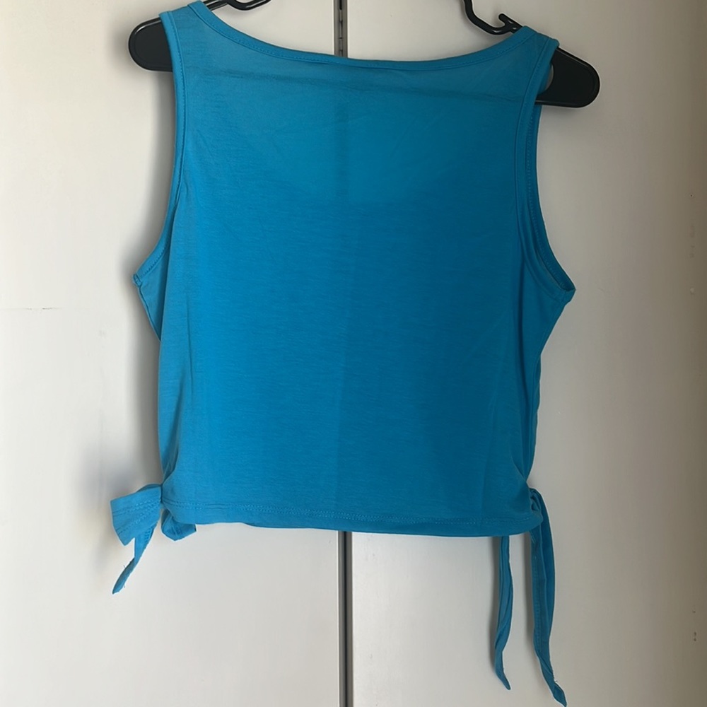 Top - Picture 2 of 2